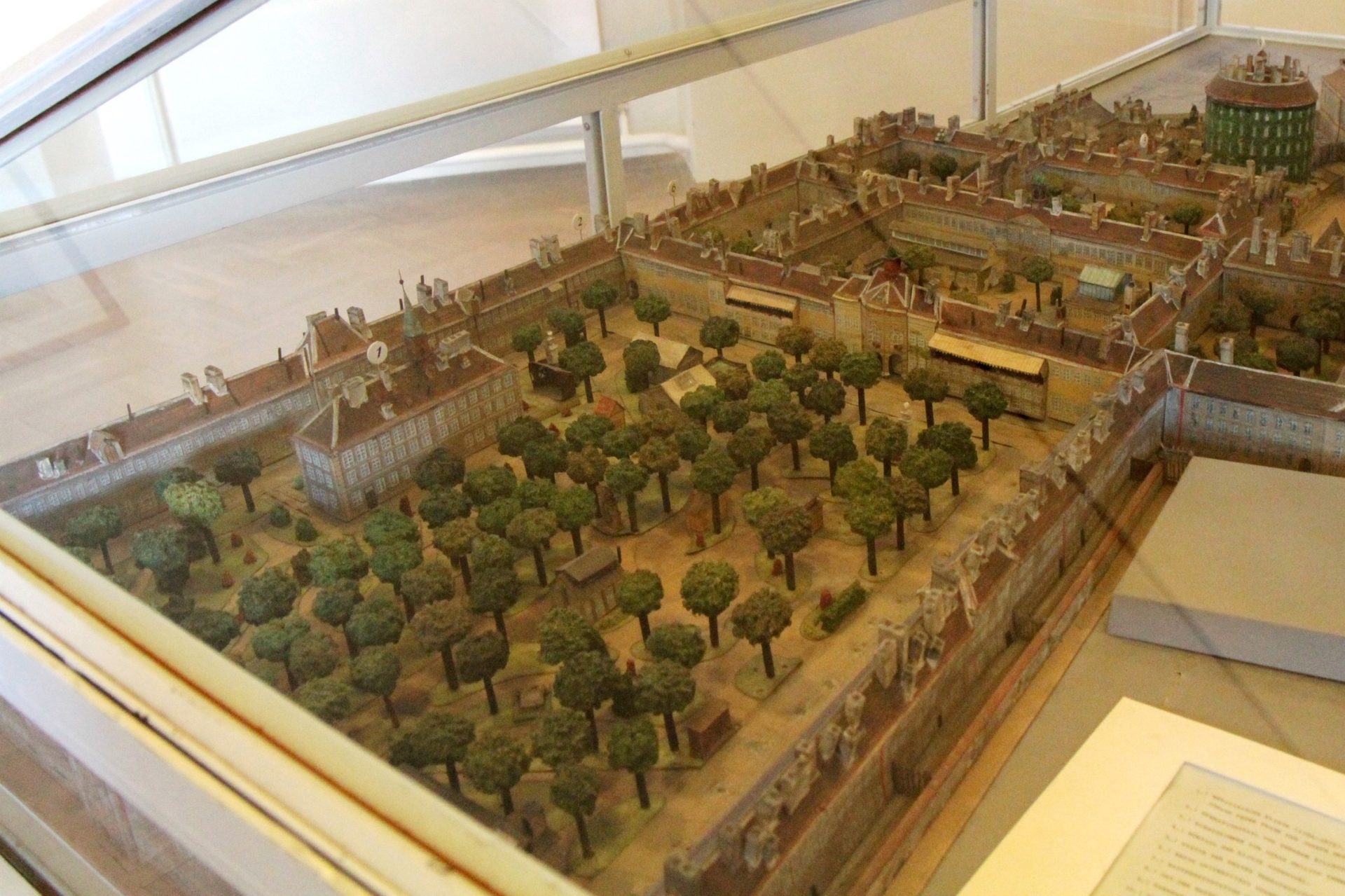 Allgemeines Krankenhaus plaster model, Josephinum, Vienna - 03.JPG